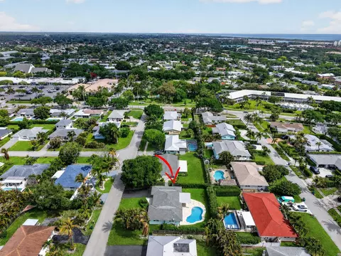 View/Area - 364 Venus Ave, Tequesta, FL 33469 photo 5 of 7