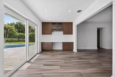 Living - 364 Venus Ave, Tequesta, FL 33469 photo 10 of 12