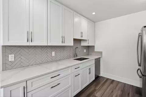 Kitchen - 364 Venus Ave, Tequesta, FL 33469 photo 5 of 6