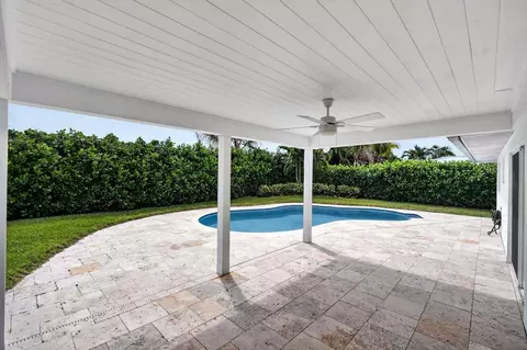 Exterior - 364 Venus Ave, Tequesta, FL 33469 photo 10 of 14