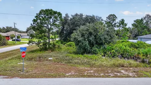 720 Jerome St, Lehigh Acres, FL 33972