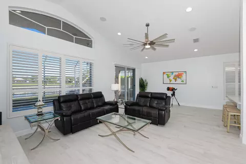 Living - 1039 SE Westminster Pl, Stuart, FL 34997 photo 4 of 6