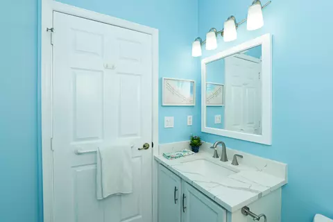 Bath - 1039 SE Westminster Pl, Stuart, FL 34997 photo 5 of 5