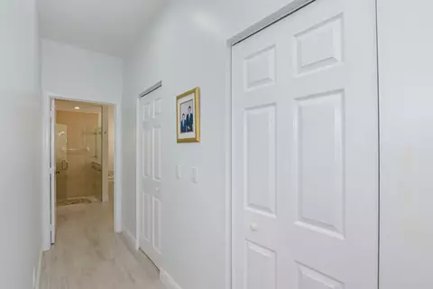 Entry Way - 1039 SE Westminster Pl, Stuart, FL 34997 photo 2 of 2