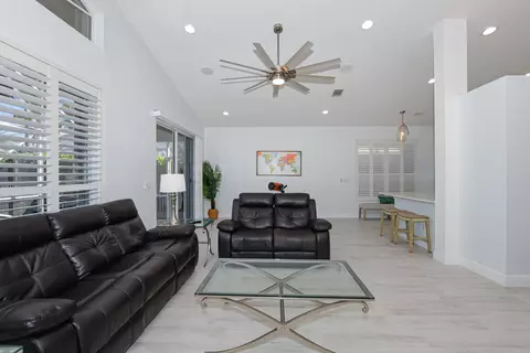 Living - 1039 SE Westminster Pl, Stuart, FL 34997 photo 5 of 6