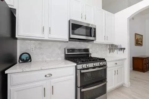 Kitchen - 1039 SE Westminster Pl, Stuart, FL 34997 photo 5 of 5