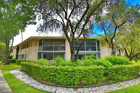 7553 Trent Dr #211, Tamarac, FL 33321