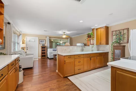 Kitchen - 2330 SE Madison St, Stuart, FL 34997 photo 3 of 4