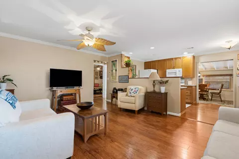 Living - 2330 SE Madison St, Stuart, FL 34997 photo 2 of 3
