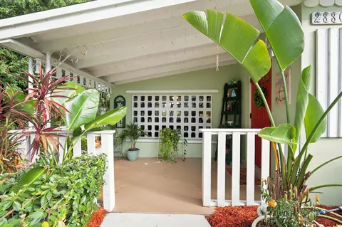 Exterior - 2330 SE Madison St, Stuart, FL 34997 photo 5 of 16
