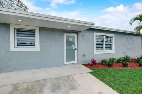 520 SW 13th Pl, Deerfield Beach, FL 33441