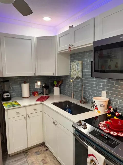 2131 NE 1st Ct #203, Boynton Beach, FL 33435