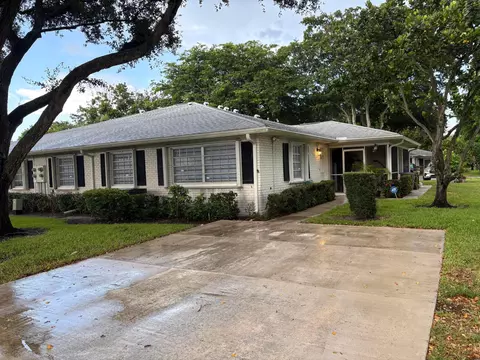 10170 S 44th Way S, Boynton Beach, FL 33436