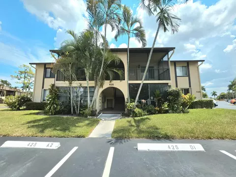 425 Pine Glen Ln #A-2, Greenacres, FL 33463