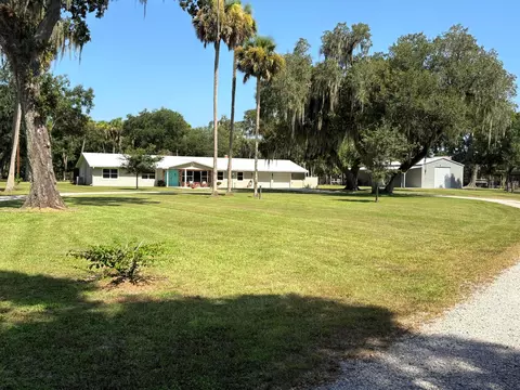 Exterior - 2160 SW 28th Ave, Okeechobee, FL 34974 photo 4 of 14