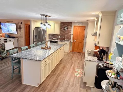 Kitchen - 2160 SW 28th Ave, Okeechobee, FL 34974 photo 2 of 2