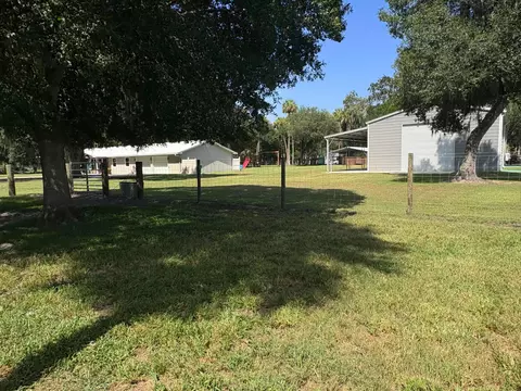 Exterior - 2160 SW 28th Ave, Okeechobee, FL 34974 photo 10 of 14