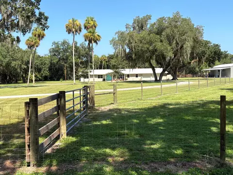 Exterior - 2160 SW 28th Ave, Okeechobee, FL 34974 photo 7 of 14