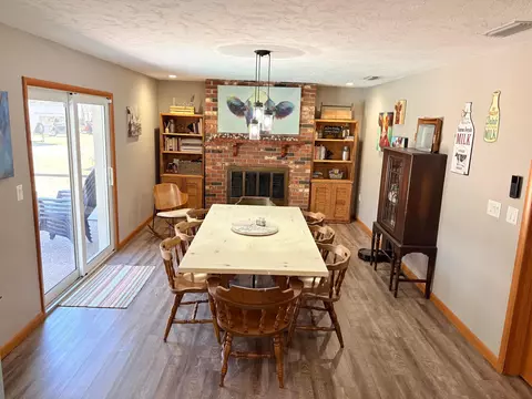 Dining - 2160 SW 28th Ave, Okeechobee, FL 34974 photo 2 of 3