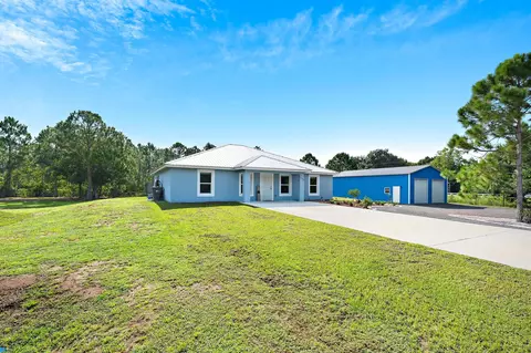Exterior - 2600 NE 103rd Ave, Okeechobee, FL 34974 photo 7 of 9