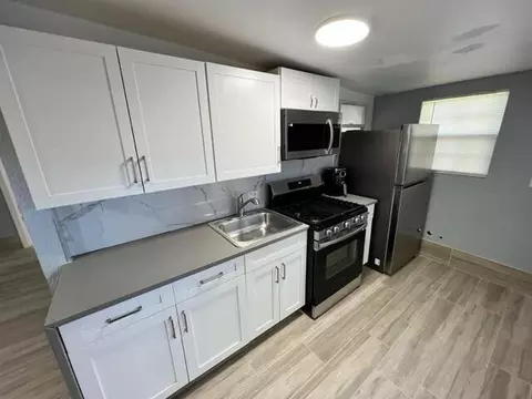 4040 NE 12th Ter, Pompano Beach, FL 33064