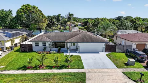 4602 Bison St, Boca Raton, FL 33428
