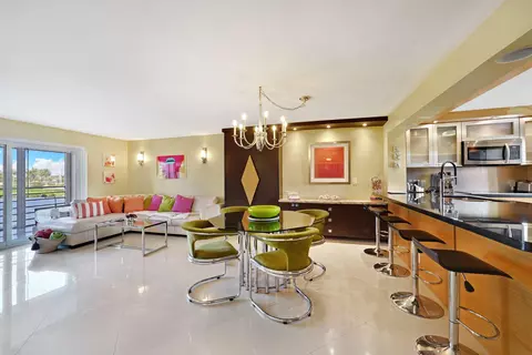 Dining - 311 SE 3rd St SE #207, Dania Beach, FL 33004 photo 2 of 5