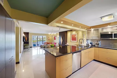 311 SE 3rd St SE #207, Dania Beach, FL 33004
