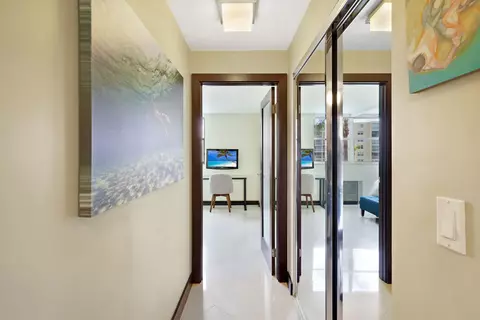 Entry Way - 311 SE 3rd St SE #207, Dania Beach, FL 33004 photo 2 of 2