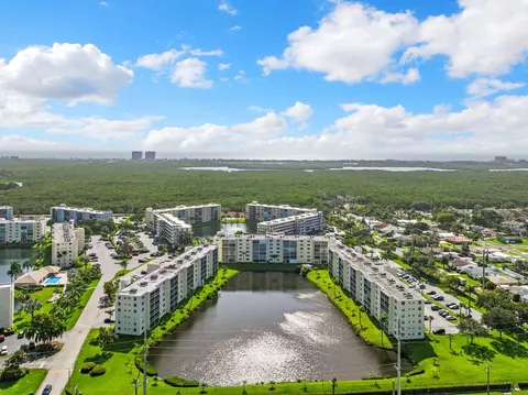 View/Area - 311 SE 3rd St SE #207, Dania Beach, FL 33004 photo 4 of 11