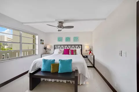 Bedroom - 311 SE 3rd St SE #207, Dania Beach, FL 33004 photo 6 of 7