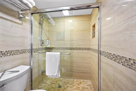 Bath - 311 SE 3rd St SE #207, Dania Beach, FL 33004 photo 1 of 4