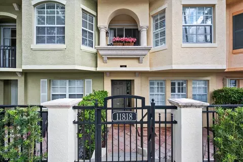 11818 Valencia Gardens Ave, Palm Beach Gardens, FL 33410