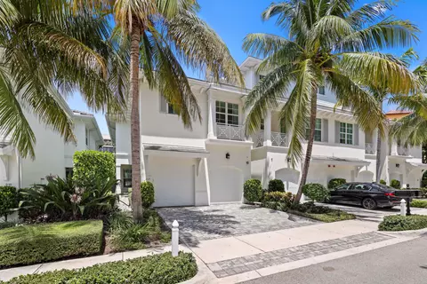 957 Sweetwater Ln, Boca Raton, FL 33431