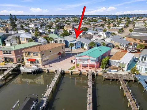 445 Nettles Blvd, Jensen Beach, FL 34957