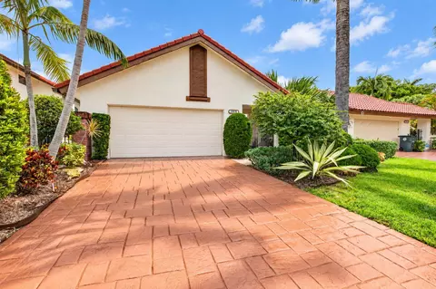 21676 Club Villa Ter, Boca Raton, FL 33433