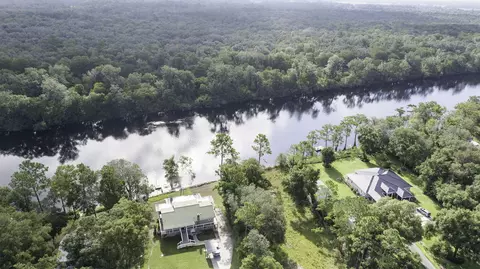 227 River View Dr, Old Town, FL 32680