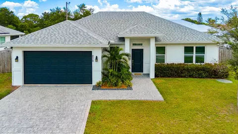 275 SW Elderberry Dr, Port Saint Lucie, FL 34953