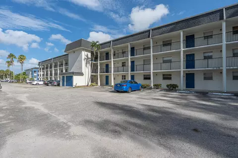 5100 SW 64th Ave #204A, Davie, FL 33314