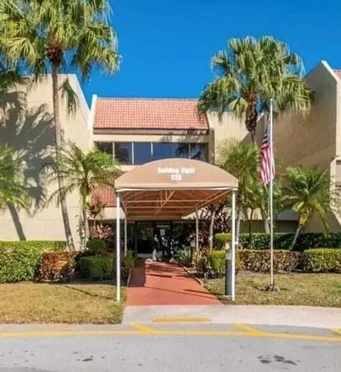 220 Lakeview Dr #103, Weston, FL 33326