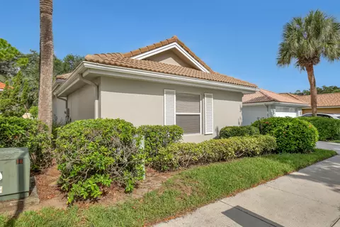 Exterior - 204 S Hampton Dr, Jupiter, FL 33458 photo 3 of 8