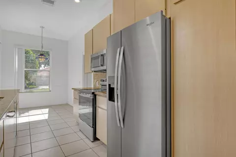 Kitchen - 204 S Hampton Dr, Jupiter, FL 33458 photo 2 of 3