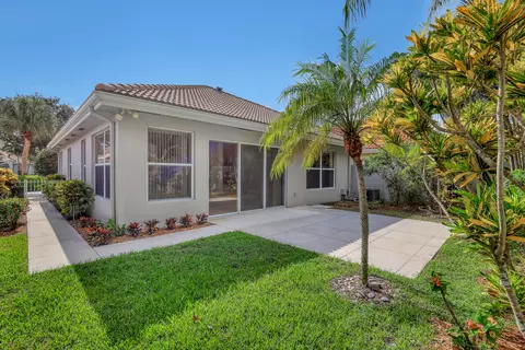 Exterior - 204 S Hampton Dr, Jupiter, FL 33458 photo 5 of 8