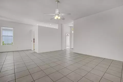 Living - 204 S Hampton Dr, Jupiter, FL 33458 photo 3 of 9