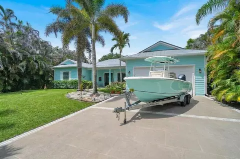 1870 NE Victorian Ln, Jensen Beach, FL 34957