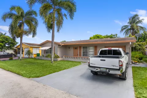 4818 NW 58th St, Tamarac, FL 33319