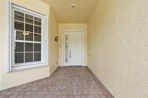 163 NW Pleasant Grove Way, Port Saint Lucie, FL 34986