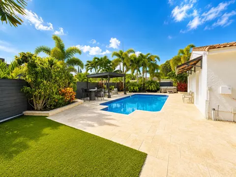 1600 NW 4th Ave, Fort Lauderdale, FL 33311