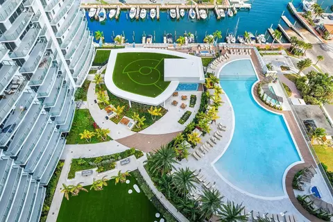 220 Lake Shore Dr #702, Lake Park, FL 33403