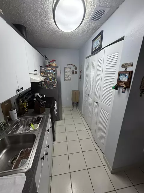 Kitchen - 4349 W 10th Ave, Hialeah, FL 33012 photo 1 of 2